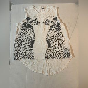 🐠 Old Navy T shirt. Girls. EUC. High/Low.  Medium. Cheetah.